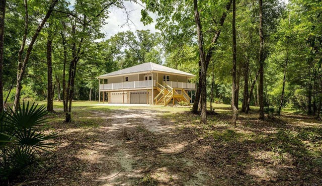 1BR Rustic Treehouse on 30 Acres w/Black Creek Access, Firepit in Middleburg