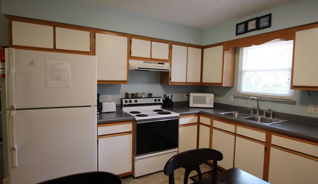2 bedroom, Pet friendy condo overlooking pool and tennis court.