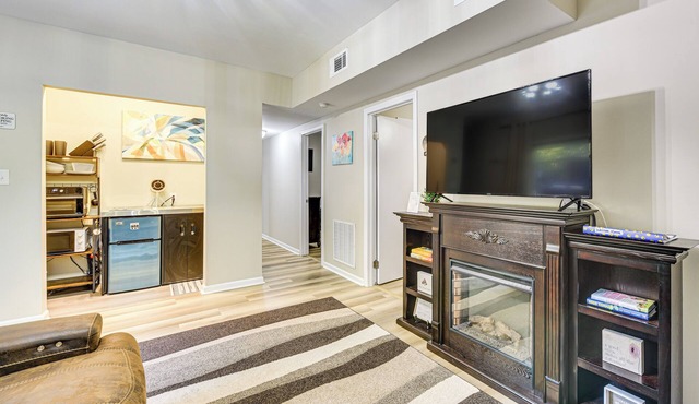 2 Mi to Dtwn Monroe near Wingate: Cozy Apt w/Patio in Monroe