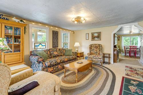 2 Mi to Hiking Trails: Cozy Fayetteville Cottage!