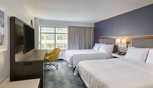 2 Queen Beds DC Downtown Close to White House & Smithsonian Museums Access