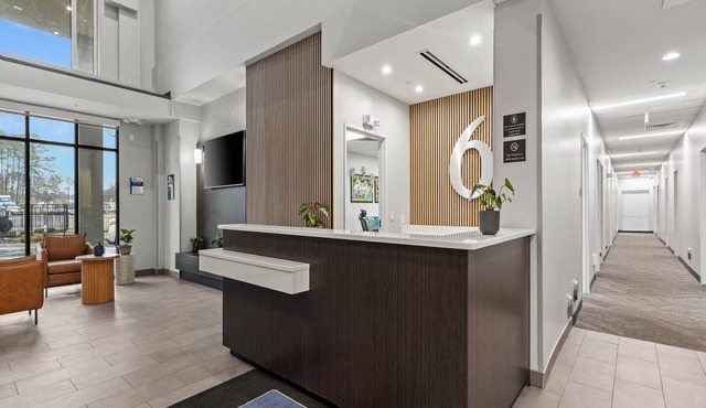 2 Queen Beds|Mobil Access Tub NS Kitchen