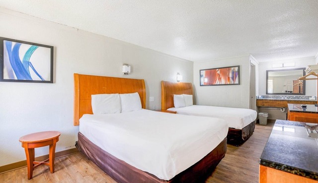 2 Queen Beds Non-Smoking