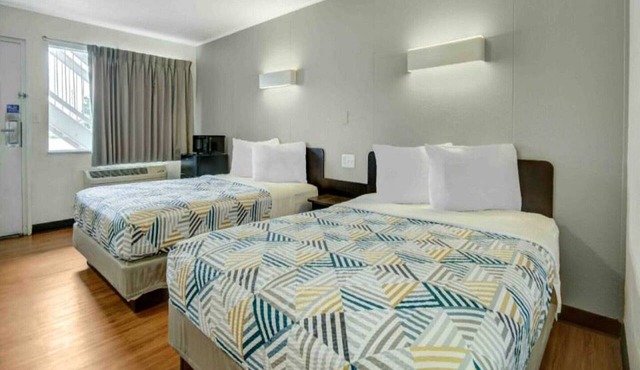 2 Queen Beds | Non-Smoking