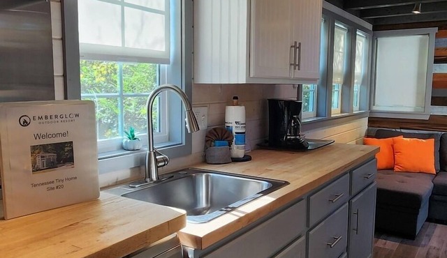 2-story tiny home on the creek, full kitchen, close to pool and playground, sleeps 4. in Mill Spring