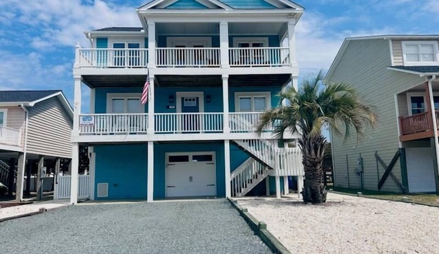 218 Brunswick in Holden Beach, perfect for family getaways!