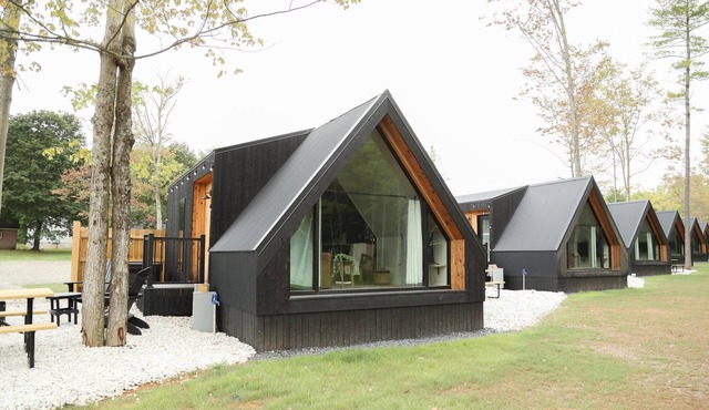 26 Modern Tiny Home w/Hot Tub! - Modern Tiny Home w/Hot Tub!