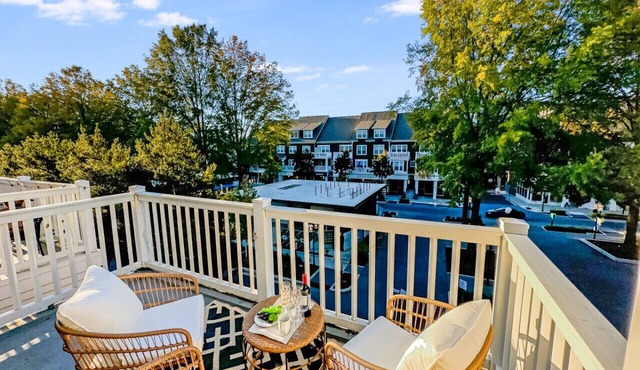 2xKing-Beds, Birkdale-Plaza-Vista, Shop-Eat-Play