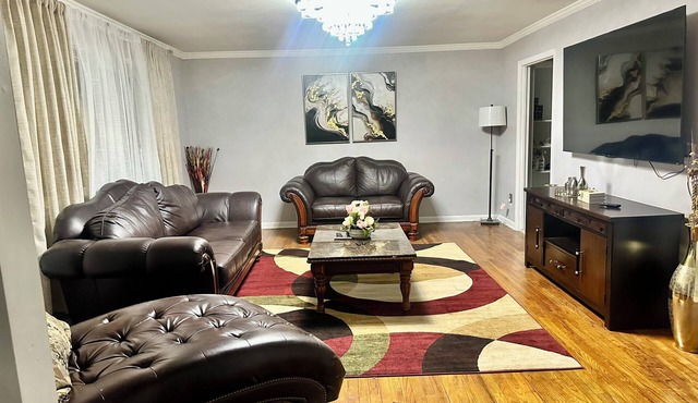 3-bedroom house in peaceful Fort Washington with AC comfort