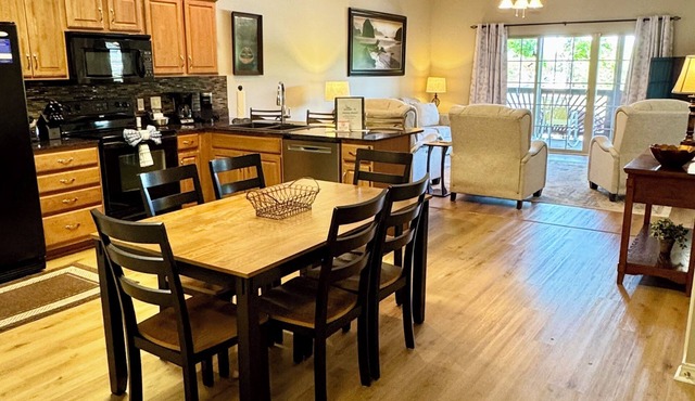 3 BR 2 Bath Vickery Resort Walk In Condo, on Table Rock Lake with Dock Access