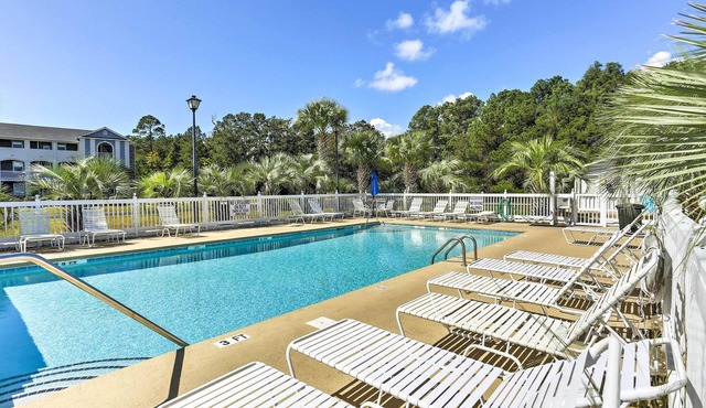 3 Mi to Cherry Grove Beach! Quiet Condo w/Balcony