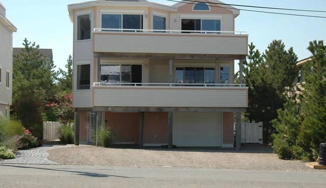 4 bedroom accommodation in Harvey Cedars in Harvey Cedars