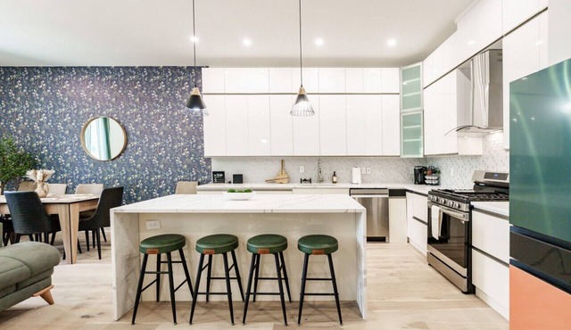 4 br - 4 ba - Rooftop - Sleeps 6 - 2 Car Garage!