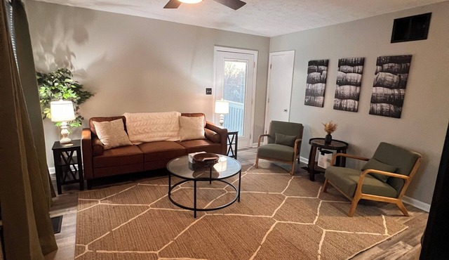 4 miles from Buffalo Trace, Frankfort KY, Charming 3 bedroom, Sleeps up to 7