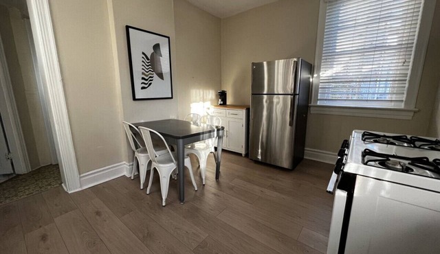 414 # 1 · Stellar Suites | Mid Century Vibes | St.James Ct