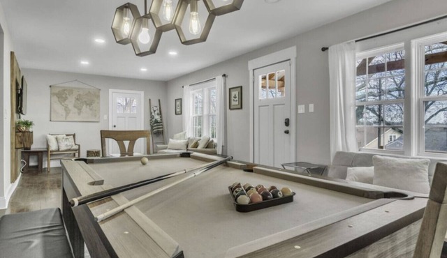 4Bed/3bath- 1 mile to Downtown