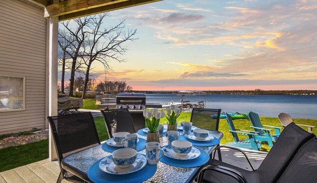 4BR Lakefront · Pier · Game Room · Sleeps 16+