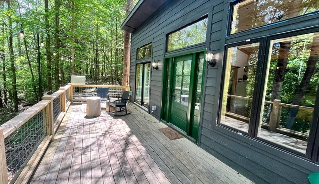 A Cozy Retreat in the Woods