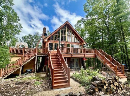 A Custom-Built Swiss-Style Luxury Mountain Retreat