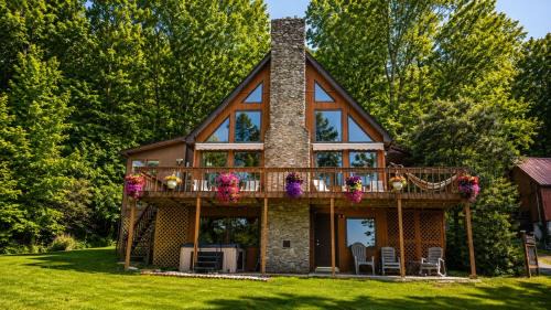 A-Frame Getaway with Hot tub, Sauna, Fire Pit & Pond - Station Camp Getaway