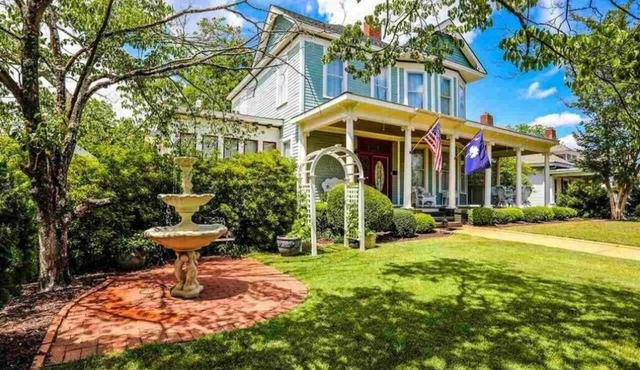 A Victorian Jewel circa 1907 w/modern accrutaments: Gourmet Ktch, Veranda, BBQ