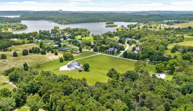 Abby Mae Country Home 6Bedroom, 7Bath on 13 Acres in Rhea County