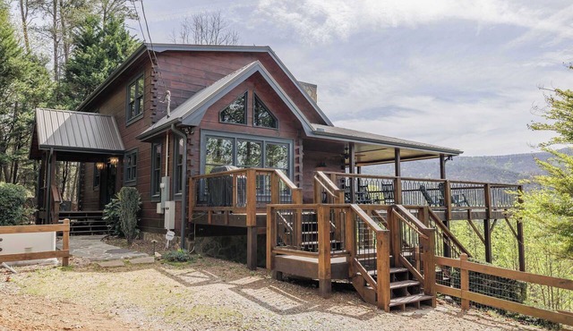 Above the Clouds: Summer Mountain Cabin with Hot Tub & Fireplace