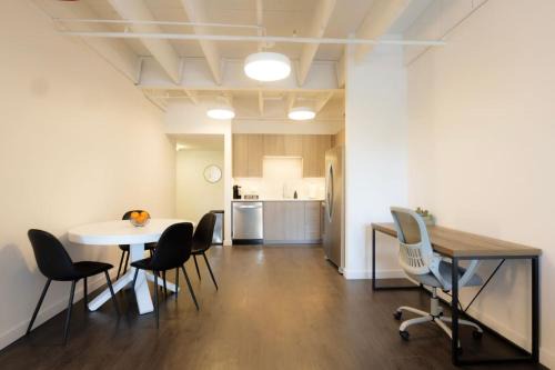 Above The Roots - Classy 1BD Escape in Washington