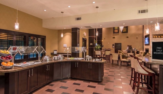 Accessible Queen Studio | Kitchen & Free Breakfast in Irving