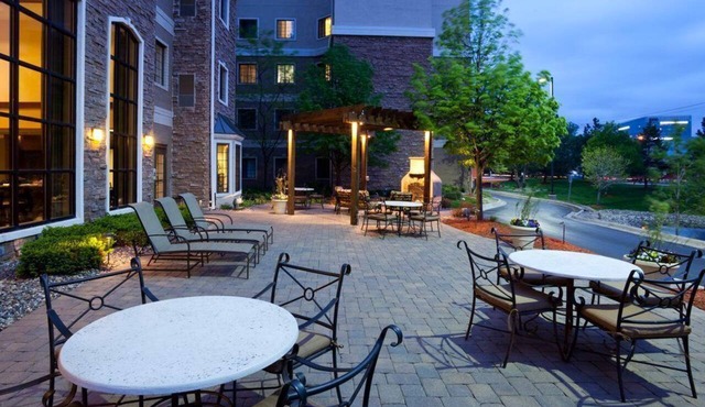 Accessible Studio | Free Breakfast, Pool & Hot Tub in Bloomington