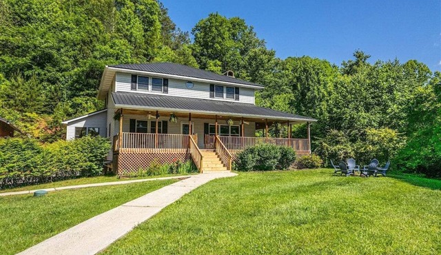 Alarka Creek Farmhouse
