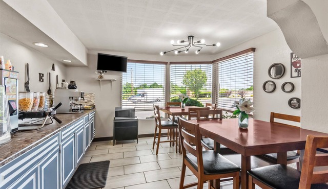 Americas Best Value Inn & Suites Williamstown