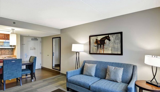 An Accommodation for Family or Fur Parents | Free Breakfast & On-Site Parking