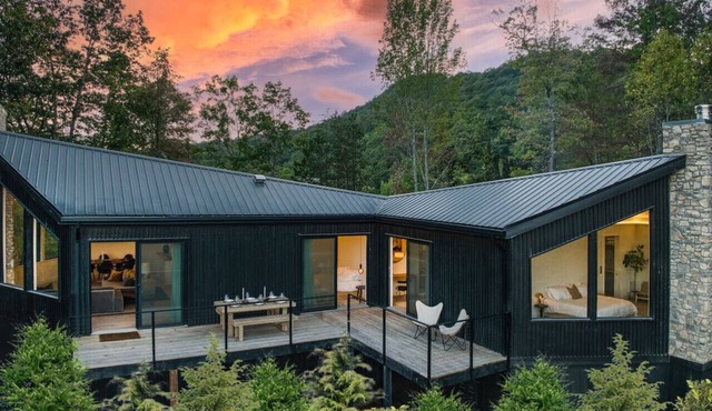 Architect-Designed Luxury Lodge Hot Tub Views