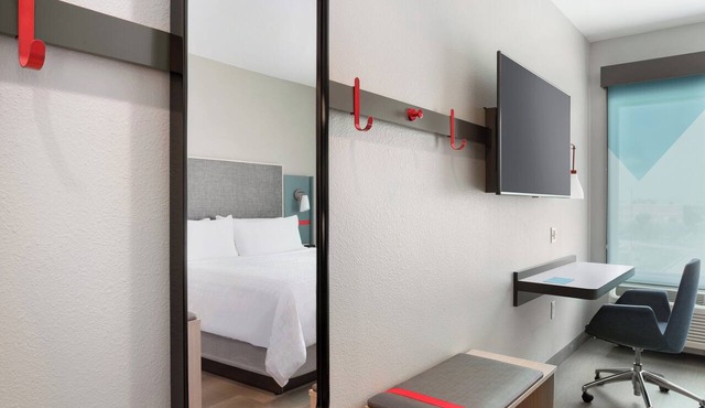 avid hotel Byron Warner Robins by IHG in Byron