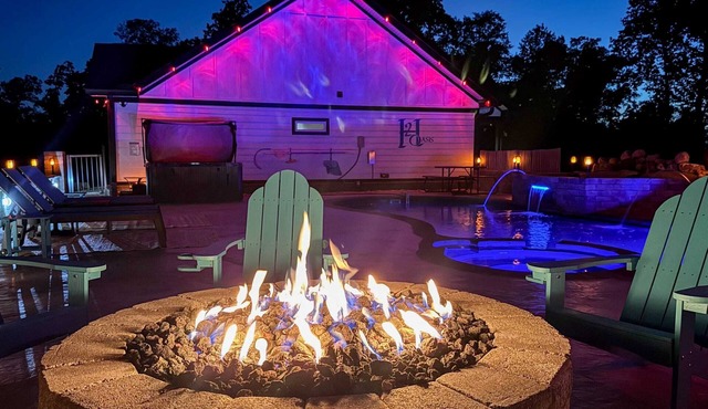 Backyard Pool Oasis | Mountain Views | Hot Tub