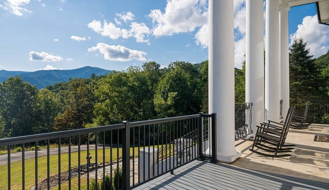 Bagatelle | Family Estate Near Asheville