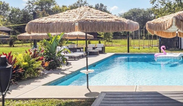 Barefoot Tiki Retreat -Inground Heated Pool, Game Rm,Theater Rm,Firepit,Tiki Bar