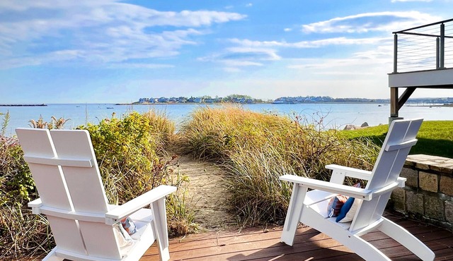 Beachfront Scituate Harbor View home Scenic walk to Lighthouse & Downtown Shops in Scituate