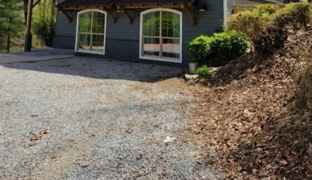 Bear Crossing- Exciting Adventure Ahead! Pets Welcome - Hiking!