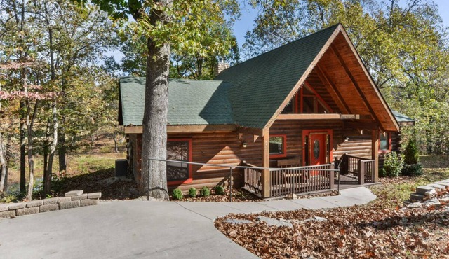 Bearfoot-Lodge | 3 Bed, 2 Bath
