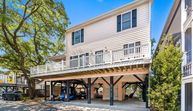 BEAUTIFUL 5 BEDROOM/3 BATHROOM IN AWARDING WINNING OCEAN LAKES !