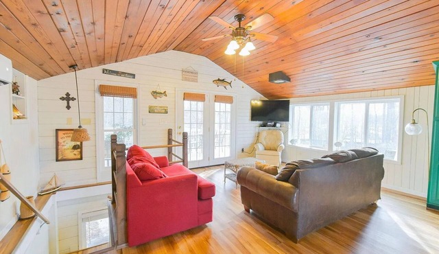 Beautiful Cottage -Water Front+dock+Big Bear Bay
