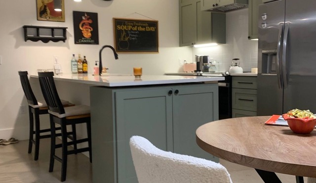Beautiful New Construction 2 - Bedroom/2 Bath located in West University. in Austin