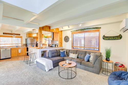 Bend Home w/Fire Pit, 4 Mi to High Desert Museum! in Bend