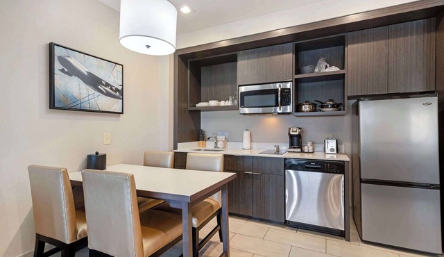 Best Western Plus Executive Residency Rigby's Water World Hotel in Warner Robins