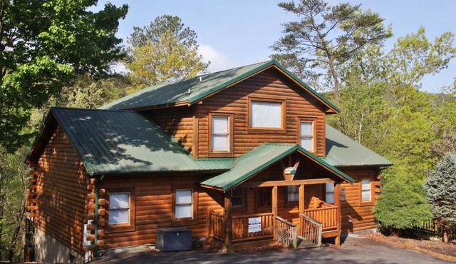 Big Pine Lodge in Pigeon Forge