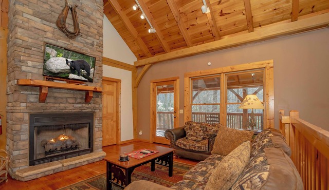 BigBearBridgeRetr: Secluded*WoodedView*Honeymoon*Games*HotTub*Wifi*Yard*Creek