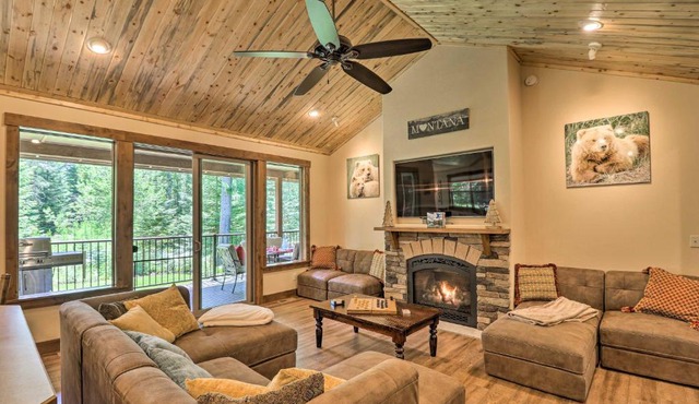 Bigfork Modern Living - Pet & Family Friendly! in Bigfork