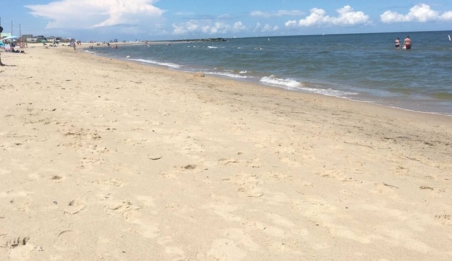 Bikini Bottom, 2 blocks from the bay. Family cottage, couples hideaway